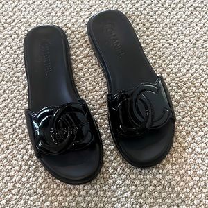 Chanel slides